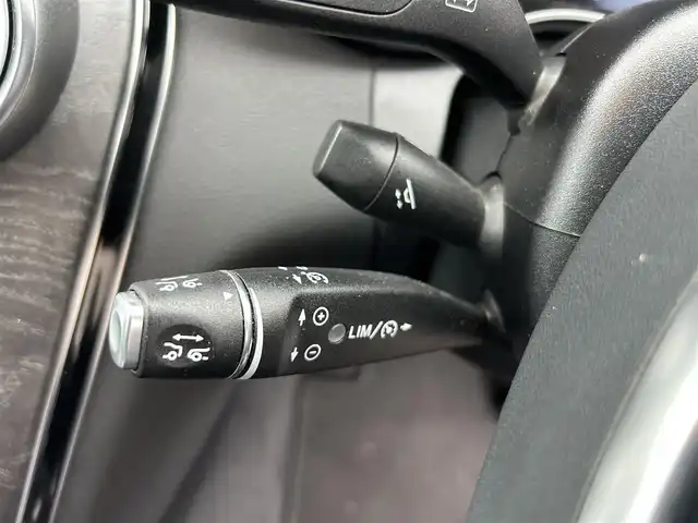 メルセデス・ベンツ Ｃ１８０ アバンギャルド AMGライン 石川県 2014(平26)年 4.9万km 黒 純正ナビ/フルセグTV/バックカメラ/ETC/アダプティブクルーズコントロール/パワーシート/アンチロック・ブレーキ・システム/衝突被害軽減システム/横滑り防止装置/前後コーナーセンサー/レーンキープアシスト/パーキングアシスト/盗難防止装置/オートマチックハイビーム/LEDヘッドライ/純正アルミホイール/スマートキー