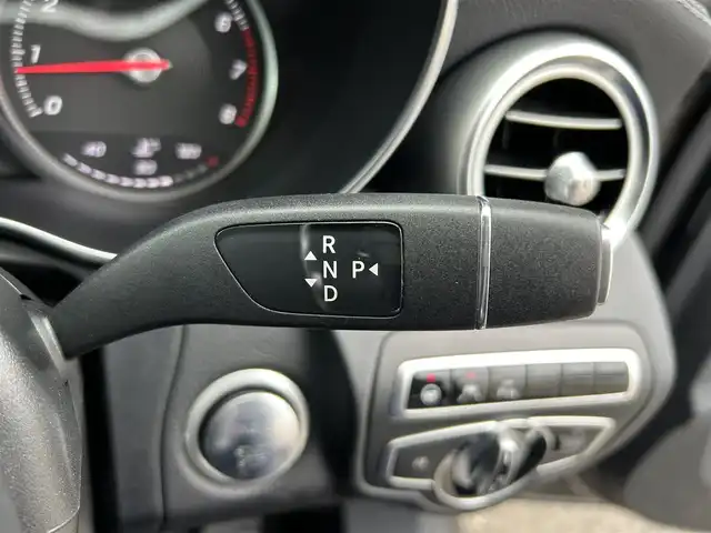 メルセデス・ベンツ Ｃ１８０ アバンギャルド AMGライン 石川県 2014(平26)年 4.9万km 黒 純正ナビ/フルセグTV/バックカメラ/ETC/アダプティブクルーズコントロール/パワーシート/アンチロック・ブレーキ・システム/衝突被害軽減システム/横滑り防止装置/前後コーナーセンサー/レーンキープアシスト/パーキングアシスト/盗難防止装置/オートマチックハイビーム/LEDヘッドライ/純正アルミホイール/スマートキー