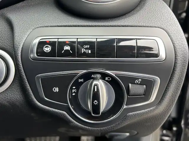 メルセデス・ベンツ Ｃ１８０ アバンギャルド AMGライン 石川県 2014(平26)年 4.9万km 黒 純正ナビ/フルセグTV/バックカメラ/ETC/アダプティブクルーズコントロール/パワーシート/アンチロック・ブレーキ・システム/衝突被害軽減システム/横滑り防止装置/前後コーナーセンサー/レーンキープアシスト/パーキングアシスト/盗難防止装置/オートマチックハイビーム/LEDヘッドライ/純正アルミホイール/スマートキー