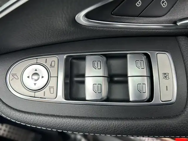 メルセデス・ベンツ Ｃ１８０ アバンギャルド AMGライン 石川県 2014(平26)年 4.9万km 黒 純正ナビ/フルセグTV/バックカメラ/ETC/アダプティブクルーズコントロール/パワーシート/アンチロック・ブレーキ・システム/衝突被害軽減システム/横滑り防止装置/前後コーナーセンサー/レーンキープアシスト/パーキングアシスト/盗難防止装置/オートマチックハイビーム/LEDヘッドライ/純正アルミホイール/スマートキー