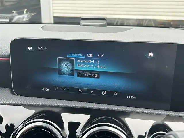 メルセデス・ベンツ Ｍ・ベンツ Ａ２００ｄ AMGライン 埼玉県 2019(令1)年 1.9万km 白 ワンオーナー /ACC /黒半革シート /純正ナビ /アドバンスドパッケージ /レーダーセーフティーパッケージ /全周囲カメラ /前席シートヒータ― /アドバンスドサウンド /HUD /BSM /ドライブレコーダー /ETC /純正18インチアルミホイール