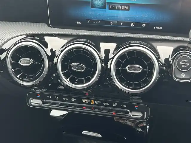 メルセデス・ベンツ Ｍ・ベンツ Ａ２００ｄ AMGライン 埼玉県 2019(令1)年 1.9万km 白 ワンオーナー /ACC /黒半革シート /純正ナビ /アドバンスドパッケージ /レーダーセーフティーパッケージ /全周囲カメラ /前席シートヒータ― /アドバンスドサウンド /HUD /BSM /ドライブレコーダー /ETC /純正18インチアルミホイール