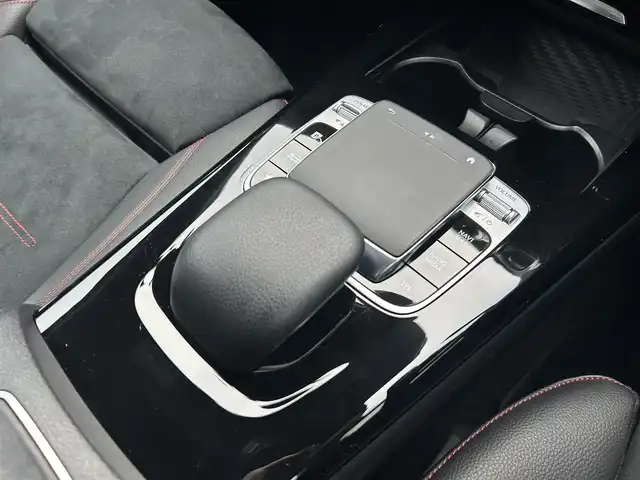 メルセデス・ベンツ Ｍ・ベンツ Ａ２００ｄ AMGライン 埼玉県 2019(令1)年 1.9万km 白 ワンオーナー /ACC /黒半革シート /純正ナビ /アドバンスドパッケージ /レーダーセーフティーパッケージ /全周囲カメラ /前席シートヒータ― /アドバンスドサウンド /HUD /BSM /ドライブレコーダー /ETC /純正18インチアルミホイール