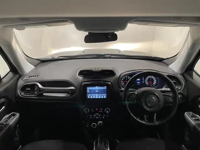 クライスラー・ジープ ジープ レネゲード ナイトイーグル 愛知県 2018(平30)年 4.1万km 黒 Ｕｃｏｎｎｅｃｔディスプレイオーディオ　/Ｂｅａｔｓサウンド　/Ｂｌｕｅｔｏｏｔｈ　/バックカメラ　/ＡｐｐｌｅＣａｒＰｌａｙ　/パーキングセンサー　/クルーズコントロール　/セーフティドライブアシスト/レーンキープアシスト/ブラインドスポットモニター/ＥＴＣ/プッシュスタート/ウィンカーミラー/アイドリングストップ