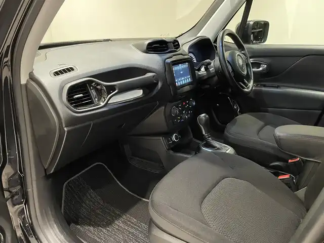 クライスラー・ジープ ジープ レネゲード ナイトイーグル 愛知県 2018(平30)年 4.1万km 黒 Ｕｃｏｎｎｅｃｔディスプレイオーディオ　/Ｂｅａｔｓサウンド　/Ｂｌｕｅｔｏｏｔｈ　/バックカメラ　/ＡｐｐｌｅＣａｒＰｌａｙ　/パーキングセンサー　/クルーズコントロール　/セーフティドライブアシスト/レーンキープアシスト/ブラインドスポットモニター/ＥＴＣ/プッシュスタート/ウィンカーミラー/アイドリングストップ