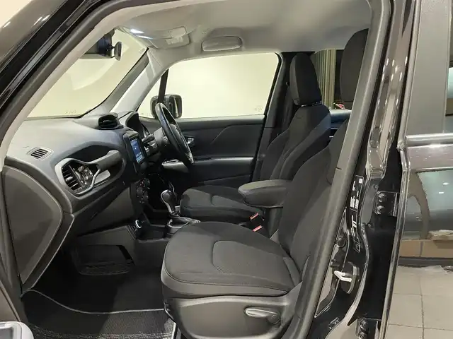 クライスラー・ジープ ジープ レネゲード ナイトイーグル 愛知県 2018(平30)年 4.1万km 黒 Ｕｃｏｎｎｅｃｔディスプレイオーディオ　/Ｂｅａｔｓサウンド　/Ｂｌｕｅｔｏｏｔｈ　/バックカメラ　/ＡｐｐｌｅＣａｒＰｌａｙ　/パーキングセンサー　/クルーズコントロール　/セーフティドライブアシスト/レーンキープアシスト/ブラインドスポットモニター/ＥＴＣ/プッシュスタート/ウィンカーミラー/アイドリングストップ