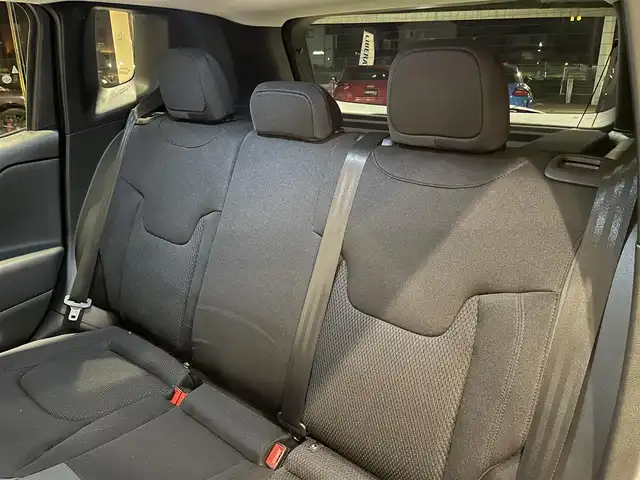 クライスラー・ジープ ジープ レネゲード ナイトイーグル 愛知県 2018(平30)年 4.1万km 黒 Ｕｃｏｎｎｅｃｔディスプレイオーディオ　/Ｂｅａｔｓサウンド　/Ｂｌｕｅｔｏｏｔｈ　/バックカメラ　/ＡｐｐｌｅＣａｒＰｌａｙ　/パーキングセンサー　/クルーズコントロール　/セーフティドライブアシスト/レーンキープアシスト/ブラインドスポットモニター/ＥＴＣ/プッシュスタート/ウィンカーミラー/アイドリングストップ