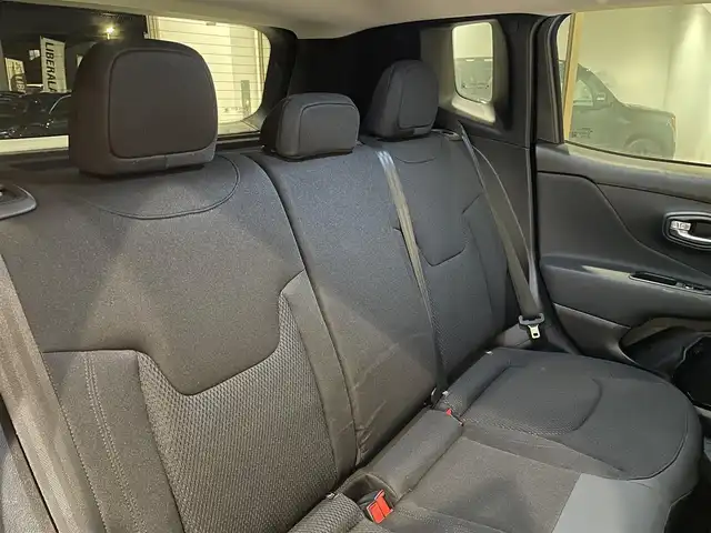 クライスラー・ジープ ジープ レネゲード ナイトイーグル 愛知県 2018(平30)年 4.1万km 黒 Ｕｃｏｎｎｅｃｔディスプレイオーディオ　/Ｂｅａｔｓサウンド　/Ｂｌｕｅｔｏｏｔｈ　/バックカメラ　/ＡｐｐｌｅＣａｒＰｌａｙ　/パーキングセンサー　/クルーズコントロール　/セーフティドライブアシスト/レーンキープアシスト/ブラインドスポットモニター/ＥＴＣ/プッシュスタート/ウィンカーミラー/アイドリングストップ