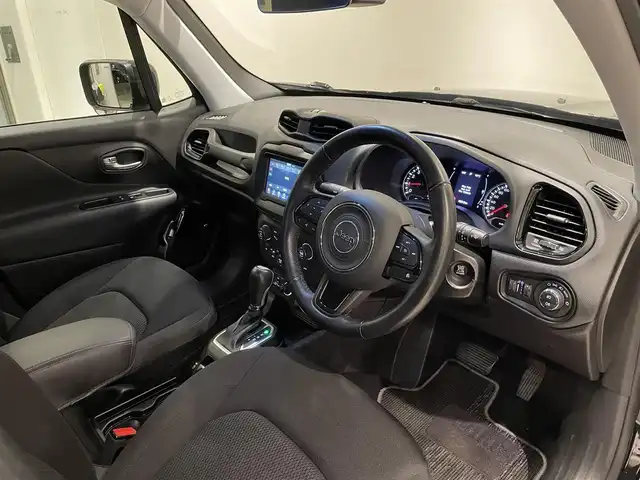 クライスラー・ジープ ジープ レネゲード ナイトイーグル 愛知県 2018(平30)年 4.1万km 黒 Ｕｃｏｎｎｅｃｔディスプレイオーディオ　/Ｂｅａｔｓサウンド　/Ｂｌｕｅｔｏｏｔｈ　/バックカメラ　/ＡｐｐｌｅＣａｒＰｌａｙ　/パーキングセンサー　/クルーズコントロール　/セーフティドライブアシスト/レーンキープアシスト/ブラインドスポットモニター/ＥＴＣ/プッシュスタート/ウィンカーミラー/アイドリングストップ