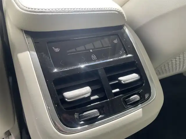 ボルボ ボルボ Ｖ６０ クロスカントリー B5 AWD 栃木県 2022(令4)年 3.1万km 白 純正ナビ（BT/フルセグ/AppleCarPlay)/全方位カメラ/全席シートヒーター/パーキングアシスト/D/N席パワーシート/アクティブベンディングライト/パワーバックドア/ブラインドストップモニター/レーンキープアシスト/前後ドライブレコーダー/ETC2.0