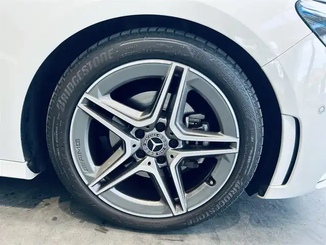 メルセデス・ベンツ Ｂ１８０ AMGライン 大阪府 2019(令1)年 1.5万km ポーラホワイト レザーエクスクルーシブP/アドバンスドP/レーダーセーフティP/HUD/ACC/純正ナビ/TV/360度カメラ/純正18インチAW/LEDヘッドライト/アンビエントライト/電動リアゲート/ブラインドスポット/赤黒革/メモリ付きパワーシート/シートヒーター/ワイヤレス充電