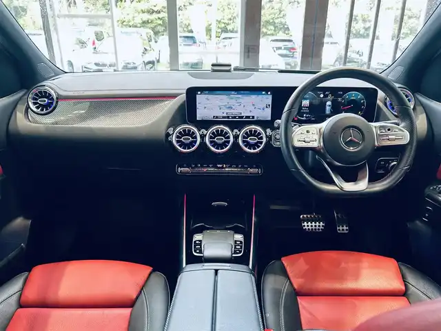 メルセデス・ベンツ Ｂ１８０ AMGライン 大阪府 2019(令1)年 1.5万km ポーラホワイト レザーエクスクルーシブP/アドバンスドP/レーダーセーフティP/HUD/ACC/純正ナビ/TV/360度カメラ/純正18インチAW/LEDヘッドライト/アンビエントライト/電動リアゲート/ブラインドスポット/赤黒革/メモリ付きパワーシート/シートヒーター/ワイヤレス充電