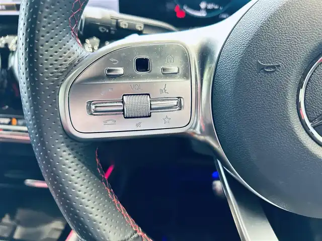 メルセデス・ベンツ Ｂ１８０ AMGライン 大阪府 2019(令1)年 1.5万km ポーラホワイト レザーエクスクルーシブP/アドバンスドP/レーダーセーフティP/HUD/ACC/純正ナビ/TV/360度カメラ/純正18インチAW/LEDヘッドライト/アンビエントライト/電動リアゲート/ブラインドスポット/赤黒革/メモリ付きパワーシート/シートヒーター/ワイヤレス充電