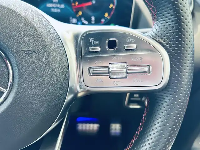 メルセデス・ベンツ Ｂ１８０ AMGライン 大阪府 2019(令1)年 1.5万km ポーラホワイト レザーエクスクルーシブP/アドバンスドP/レーダーセーフティP/HUD/ACC/純正ナビ/TV/360度カメラ/純正18インチAW/LEDヘッドライト/アンビエントライト/電動リアゲート/ブラインドスポット/赤黒革/メモリ付きパワーシート/シートヒーター/ワイヤレス充電