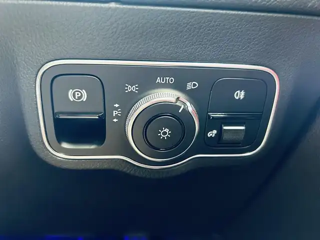 メルセデス・ベンツ Ｂ１８０ AMGライン 大阪府 2019(令1)年 1.5万km ポーラホワイト レザーエクスクルーシブP/アドバンスドP/レーダーセーフティP/HUD/ACC/純正ナビ/TV/360度カメラ/純正18インチAW/LEDヘッドライト/アンビエントライト/電動リアゲート/ブラインドスポット/赤黒革/メモリ付きパワーシート/シートヒーター/ワイヤレス充電