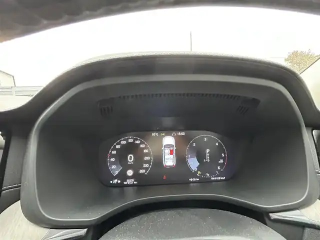 ボルボ ＸＣ６０ D4 AWD インスクリプション 青森県 2020(令2)年 2.6万km ブライトシルバーM 純正ナビ/(フルセグTV/CD/DVD/Bluetooth)/全周囲カメラ/ヘッドアップディスプレイ/前後ドライブレコーダー/全席シートヒーター/前席パワーシート/ルーフレール/サンルーフ/前後コーナーセンサー/レーンキープアシスト/ブラインドスポットモニター/パーキングアシスト/4WD/純正アルミホイール/純正フロアマット/スマートキー/スペアキー/オートライト/プッシュエンジンスタート