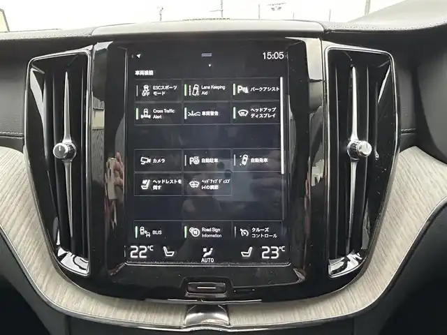 ボルボ ＸＣ６０ D4 AWD インスクリプション 青森県 2020(令2)年 2.6万km ブライトシルバーM 純正ナビ/(フルセグTV/CD/DVD/Bluetooth)/全周囲カメラ/ヘッドアップディスプレイ/前後ドライブレコーダー/全席シートヒーター/前席パワーシート/ルーフレール/サンルーフ/前後コーナーセンサー/レーンキープアシスト/ブラインドスポットモニター/パーキングアシスト/4WD/純正アルミホイール/純正フロアマット/スマートキー/スペアキー/オートライト/プッシュエンジンスタート
