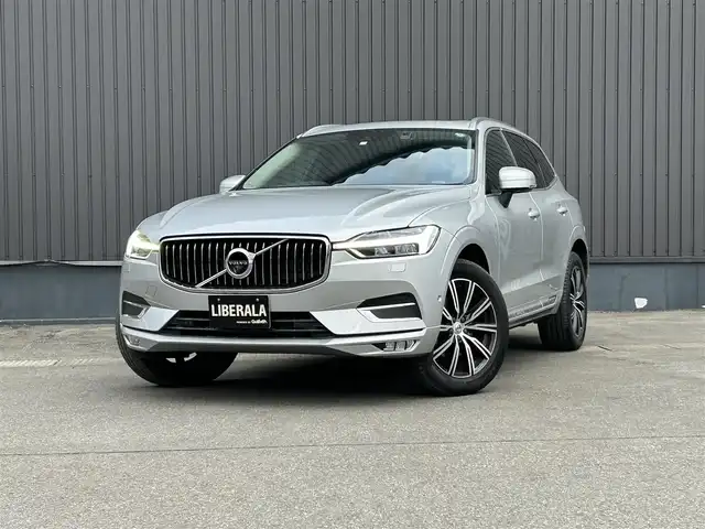 ボルボ ＸＣ６０ D4 AWD インスクリプション 青森県 2020(令2)年 2.6万km ブライトシルバーM 純正ナビ/(フルセグTV/CD/DVD/Bluetooth)/全周囲カメラ/ヘッドアップディスプレイ/前後ドライブレコーダー/全席シートヒーター/前席パワーシート/ルーフレール/サンルーフ/前後コーナーセンサー/レーンキープアシスト/ブラインドスポットモニター/パーキングアシスト/4WD/純正アルミホイール/純正フロアマット/スマートキー/スペアキー/オートライト/プッシュエンジンスタート