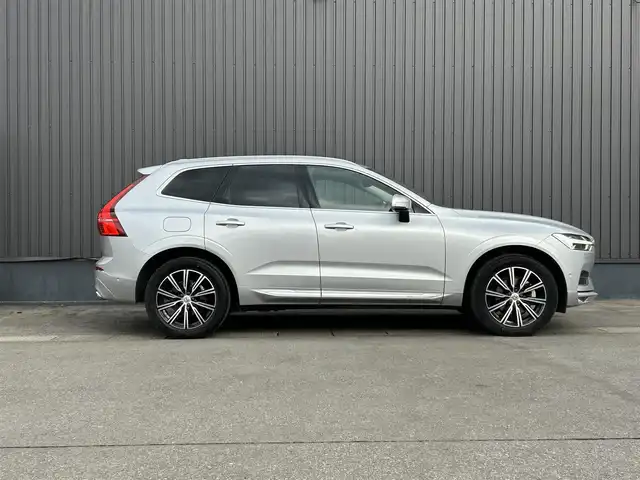 ボルボ ＸＣ６０ D4 AWD インスクリプション 青森県 2020(令2)年 2.6万km ブライトシルバーM 純正ナビ/(フルセグTV/CD/DVD/Bluetooth)/全周囲カメラ/ヘッドアップディスプレイ/前後ドライブレコーダー/全席シートヒーター/前席パワーシート/ルーフレール/サンルーフ/前後コーナーセンサー/レーンキープアシスト/ブラインドスポットモニター/パーキングアシスト/4WD/純正アルミホイール/純正フロアマット/スマートキー/スペアキー/オートライト/プッシュエンジンスタート