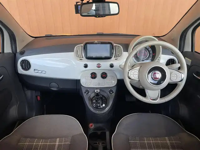 フィアット ５００ ツインエア ラウンジ 愛知県 2016(平28)年 2万km ボサノバホワイト 社外メモリナビ/バックカメラ/フルセグTV/CD/DVD再生/Bluetooth/ガラスルーフ/HIDヘッドライト/純正15インチアルミホイル/アイドリングストップ/ステアリングスイッチ/ETC/フロント/リアフォグライト/ドラレコ