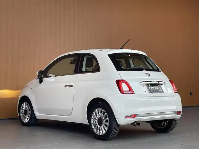 フィアット ５００ ツインエア ラウンジ 愛知県 2016(平28)年 2万km ボサノバホワイト 社外メモリナビ/バックカメラ/フルセグTV/CD/DVD再生/Bluetooth/ガラスルーフ/HIDヘッドライト/純正15インチアルミホイル/アイドリングストップ/ステアリングスイッチ/ETC/フロント/リアフォグライト/ドラレコ