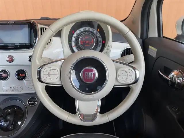 フィアット ５００ ツインエア ラウンジ 愛知県 2016(平28)年 2万km ボサノバホワイト 社外メモリナビ/バックカメラ/フルセグTV/CD/DVD再生/Bluetooth/ガラスルーフ/HIDヘッドライト/純正15インチアルミホイル/アイドリングストップ/ステアリングスイッチ/ETC/フロント/リアフォグライト/ドラレコ