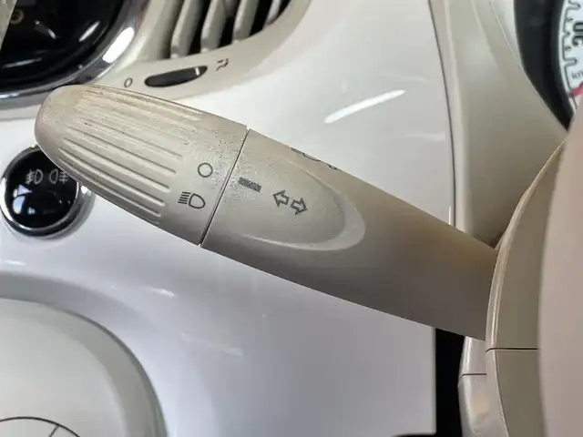 フィアット ５００ ツインエア ラウンジ 愛知県 2016(平28)年 2万km ボサノバホワイト 社外メモリナビ/バックカメラ/フルセグTV/CD/DVD再生/Bluetooth/ガラスルーフ/HIDヘッドライト/純正15インチアルミホイル/アイドリングストップ/ステアリングスイッチ/ETC/フロント/リアフォグライト/ドラレコ