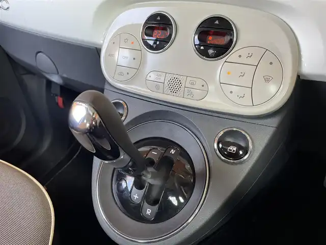 フィアット ５００ ツインエア ラウンジ 愛知県 2016(平28)年 2万km ボサノバホワイト 社外メモリナビ/バックカメラ/フルセグTV/CD/DVD再生/Bluetooth/ガラスルーフ/HIDヘッドライト/純正15インチアルミホイル/アイドリングストップ/ステアリングスイッチ/ETC/フロント/リアフォグライト/ドラレコ