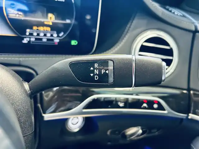 メルセデス・ベンツ Ｓ４００ｄ スポーツリミテッド 大阪府 2019(令1)年 4.9万km ダイヤモンドホワイト レザーエクスクルーシブP/レーダーセーフティP/ワンオーナー/サンルーフ/HUD/ACC/Burmeste/純正ナビ/TV/360度カメラ/applecarplay/純正20インチAW/LEDヘッドライト/アンビエントライト/電動リアゲート/ブラインドスポット/ワイヤレス充電/黒革/メモリ付きパワーシート/エアシートヒーター/ドアイージークローザー/パフュームアトマイザー