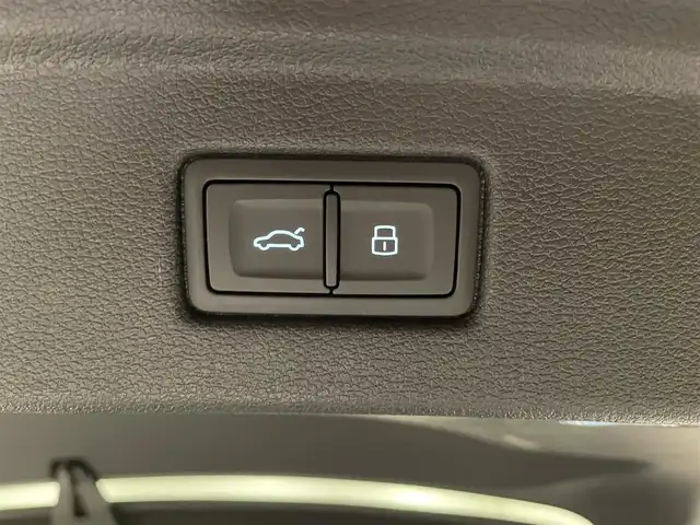 アウディ アウディ Ａ５ SB 40TDIクワトロ Sライン 愛知県 2022(令4)年 3.7万km 紺Ｍ Ｈ＆Ｒダウンサス　/バーチャルコクピット　/ハーフレザー　/シートヒーター　/ＭＭＩナビゲーション　/Ｂｌｕｅｔｏｏｔｈ　/３６０度カメラ　/ＡｐｐｌｅＣａｒＰｌａｙ/ＡｎｄｒｏｉｄＡｕｔｏ　/フルセグＴＶ　/ACC　/LKA　/BSM /ETC２．０/パワーバックドア/プッシュスタート/ウィンカーミラー/アイドリングストップ