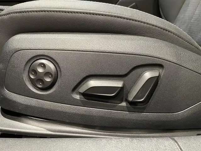 アウディ アウディ Ａ５ SB 40TDIクワトロ Sライン 愛知県 2022(令4)年 3.7万km 紺Ｍ Ｈ＆Ｒダウンサス　/バーチャルコクピット　/ハーフレザー　/シートヒーター　/ＭＭＩナビゲーション　/Ｂｌｕｅｔｏｏｔｈ　/３６０度カメラ　/ＡｐｐｌｅＣａｒＰｌａｙ/ＡｎｄｒｏｉｄＡｕｔｏ　/フルセグＴＶ　/ACC　/LKA　/BSM /ETC２．０/パワーバックドア/プッシュスタート/ウィンカーミラー/アイドリングストップ