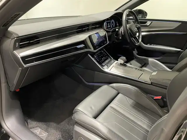 アウディ Ａ７ SB 55TFSIクワトロSライ 愛知県 2018(平30)年 5.1万km ミトスブラックメタリック ＢＡＮＧ＆ＯＬＦＳＥＮサウンド　/ＭＭＩナビゲーション　/Ｂｌｕｅｔｏｏｔｈ　/３６０度カメラ　/ＡｐｐｌｅＣａｒＰｌａｙ　/ＡｎｄｒｏｉｄＡｕｔｏ　/フルセグＴＶ　/ＡＣＣ　/ＬＫＡ　/ＢＳＭ　/バーチャルコクピット/マトリクスLEDヘッドライト/パワーバックドア/プッシュスタート/アイドリングストップ/ウィンカーミラー