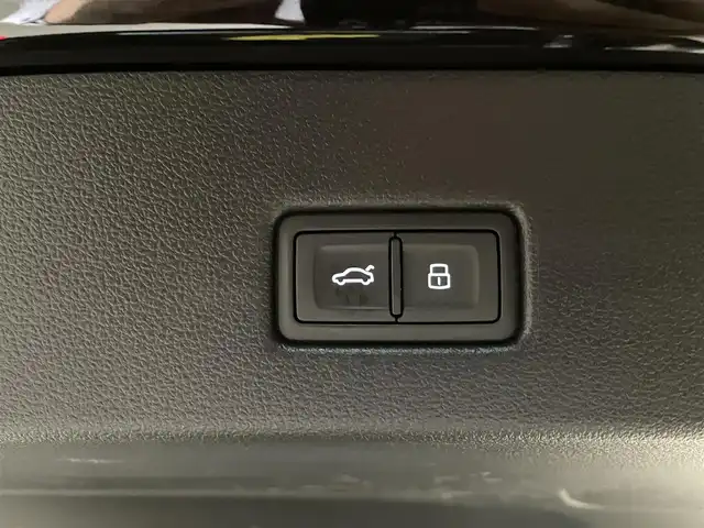 アウディ Ａ７ SB 55TFSIクワトロSライ 愛知県 2018(平30)年 5.1万km ミトスブラックメタリック ＢＡＮＧ＆ＯＬＦＳＥＮサウンド　/ＭＭＩナビゲーション　/Ｂｌｕｅｔｏｏｔｈ　/３６０度カメラ　/ＡｐｐｌｅＣａｒＰｌａｙ　/ＡｎｄｒｏｉｄＡｕｔｏ　/フルセグＴＶ　/ＡＣＣ　/ＬＫＡ　/ＢＳＭ　/バーチャルコクピット/マトリクスLEDヘッドライト/パワーバックドア/プッシュスタート/アイドリングストップ/ウィンカーミラー