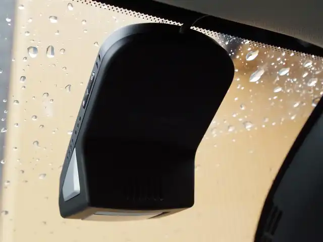 ボルボ Ｖ４０ D4 インスクリプション 埼玉県 2019(平31)年 1.5万km ブライトシルバーM ブラックレザーシート/アダプティブクルーズコントロール/インテリセーフ/harman/kardon/パークセンサー/ブラインドスポットモニター/バックカメラ/純正ナビ/ドラレコ/ETC/シートヒーター/シートポジションメモリー機能/Bluetooth/LEDヘッドライト