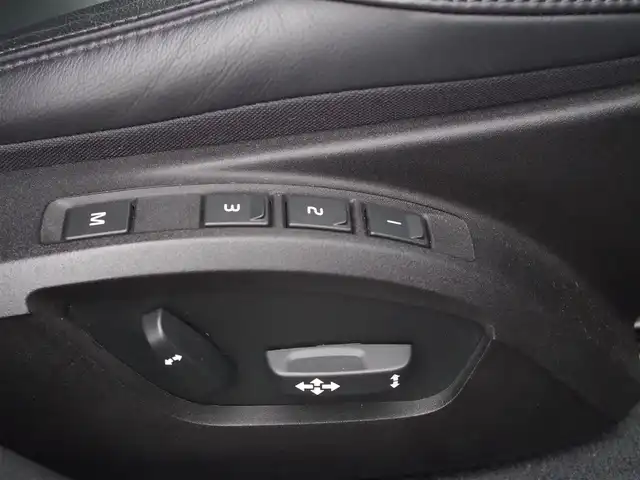 ボルボ Ｖ４０ D4 インスクリプション 埼玉県 2019(平31)年 1.5万km ブライトシルバーM ブラックレザーシート/アダプティブクルーズコントロール/インテリセーフ/harman/kardon/パークセンサー/ブラインドスポットモニター/バックカメラ/純正ナビ/ドラレコ/ETC/シートヒーター/シートポジションメモリー機能/Bluetooth/LEDヘッドライト