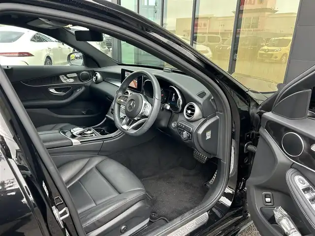 メルセデス・ベンツ Ｃ２００ 石川県 2019(平31)年 4.5万km 黒 AMGライン/レーダーセーフティパッケージ/ブラインドスポットアシスト/運転席パワーシート/助手席パワーシート/運転席シートヒーター/助手席シートヒーター/レインセンサーワイパー/ISOFIX対応チャイルドシート固定バー/HDDナビ/フルセグテレビ/バックカメラ/プッシュスタート/ETC