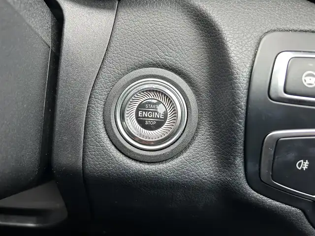 メルセデス・ベンツ Ｃ２００ 石川県 2019(平31)年 4.5万km 黒 AMGライン/レーダーセーフティパッケージ/ブラインドスポットアシスト/運転席パワーシート/助手席パワーシート/運転席シートヒーター/助手席シートヒーター/レインセンサーワイパー/ISOFIX対応チャイルドシート固定バー/HDDナビ/フルセグテレビ/バックカメラ/プッシュスタート/ETC