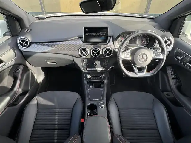 メルセデス・ベンツ Ｂ１８０ スポーツ 石川県 2015(平27)年 4.7万km カルサイトホワイト 衝突軽減ブレーキ /アダプティブクルーズコントロール /ブラインドスポットモニター /純正ナビ /フルセグTV /バックカメラ /クリアランスソナー /LEDヘッドライト /アンビエントライト /シートヒーター /アイドリングストップ