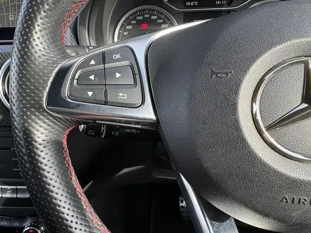 メルセデス・ベンツ Ｂ１８０ スポーツ 石川県 2015(平27)年 4.7万km カルサイトホワイト 衝突軽減ブレーキ /アダプティブクルーズコントロール /ブラインドスポットモニター /純正ナビ /フルセグTV /バックカメラ /クリアランスソナー /LEDヘッドライト /アンビエントライト /シートヒーター /アイドリングストップ