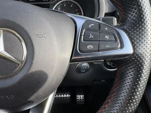 メルセデス・ベンツ Ｂ１８０ スポーツ 石川県 2015(平27)年 4.7万km カルサイトホワイト 衝突軽減ブレーキ /アダプティブクルーズコントロール /ブラインドスポットモニター /純正ナビ /フルセグTV /バックカメラ /クリアランスソナー /LEDヘッドライト /アンビエントライト /シートヒーター /アイドリングストップ