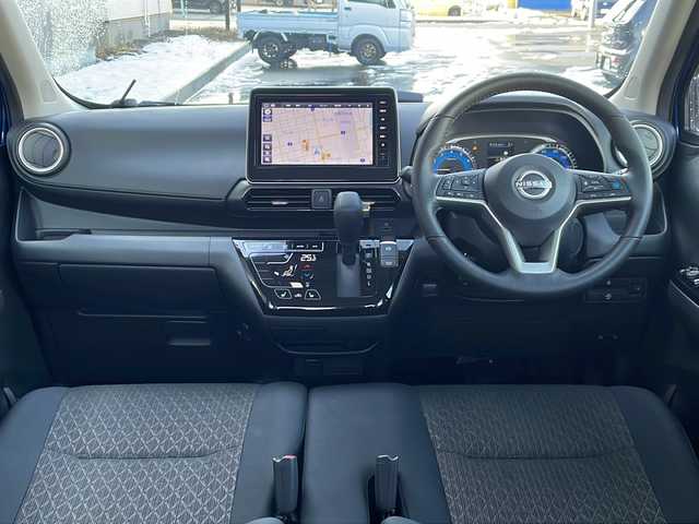 日産 デイズ HWS X プロパイロットED 道北・旭川 2023(令5)年 0.4万km オーシャンブルーP /４WD//禁煙車//純正ナビ/BT/SD/TV/ラジオ//全方位カメラ//オートエアコン//前席シートヒーター//ステアリングヒーター//革巻きステアリング//ステアリングスイッチ//アイドリングストップ//オートライト//LEDヘッドライト//LEDフォグランプ//夏タイヤ純正AW積込み//プロパイロット/インテリジェントエマージェンシーブレーキ/車線逸脱警報/踏み間違い衝突防止アシスト/ふらつき警報/標識検知機能/先行車発進お知らせ機能//ミラーウィンカー//ドアバイザー//純正フロアマット//スマートキー//スペアキー//保証書//取説