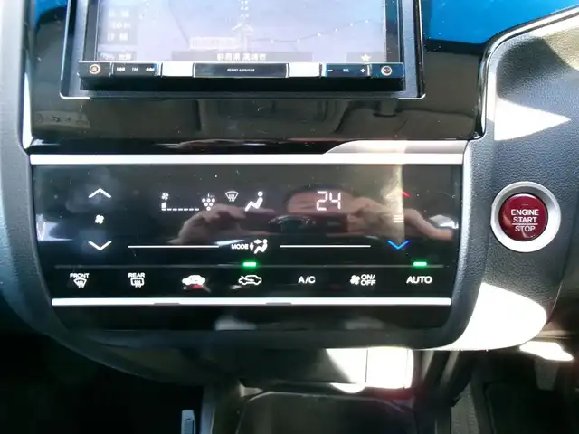 ホンダ フィット 13G Fパッケージ 群馬県 2016(平28)年 5.1万km ミラノレッド ワンオーナー/社外メモリーナビ・フルセグTV/ ・BT・DVD(AVIC-RZ07)/バックモニター/社外ドライブレコーダー/社外ETC/純正フロント・リアセンサー/純正LEDヘッドライト/社外14インチアルミホイール/オートリトラミラー/スマートキー×2＆プッシュスタート/保証書＆取説