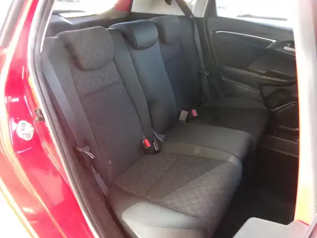 ホンダ フィット 13G Fパッケージ 群馬県 2016(平28)年 5.1万km ミラノレッド ワンオーナー/社外メモリーナビ・フルセグTV/ ・BT・DVD(AVIC-RZ07)/バックモニター/社外ドライブレコーダー/社外ETC/純正フロント・リアセンサー/純正LEDヘッドライト/社外14インチアルミホイール/オートリトラミラー/スマートキー×2＆プッシュスタート/保証書＆取説