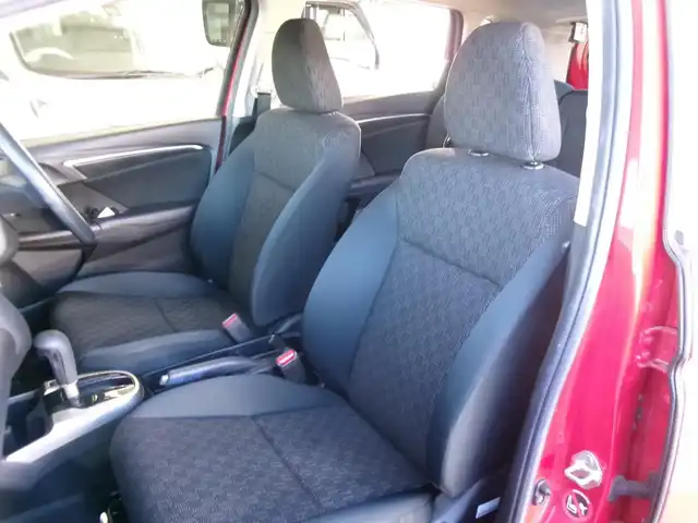 ホンダ フィット 13G Fパッケージ 群馬県 2016(平28)年 5.1万km ミラノレッド ワンオーナー/社外メモリーナビ・フルセグTV/ ・BT・DVD(AVIC-RZ07)/バックモニター/社外ドライブレコーダー/社外ETC/純正フロント・リアセンサー/純正LEDヘッドライト/社外14インチアルミホイール/オートリトラミラー/スマートキー×2＆プッシュスタート/保証書＆取説