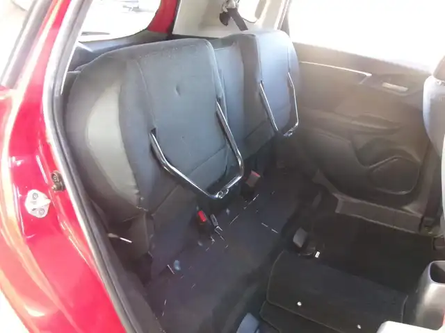 ホンダ フィット 13G Fパッケージ 群馬県 2016(平28)年 5.1万km ミラノレッド ワンオーナー/社外メモリーナビ・フルセグTV/ ・BT・DVD(AVIC-RZ07)/バックモニター/社外ドライブレコーダー/社外ETC/純正フロント・リアセンサー/純正LEDヘッドライト/社外14インチアルミホイール/オートリトラミラー/スマートキー×2＆プッシュスタート/保証書＆取説