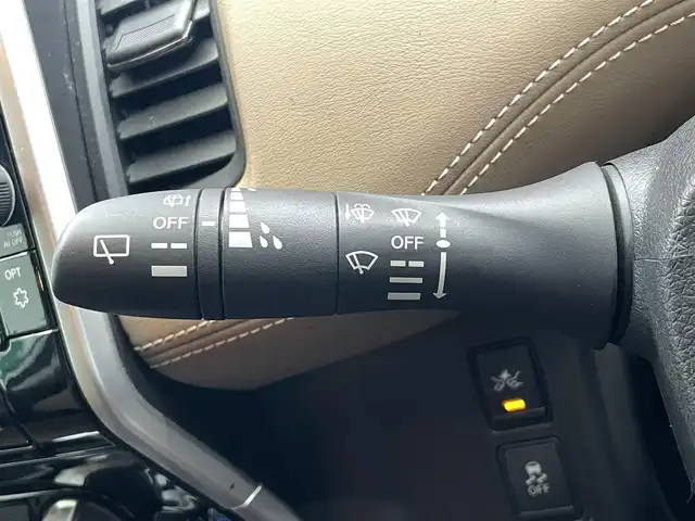 日産 セレナ e－パワー ハイウェイスター V 鹿児島県 2018(平30)年 6.4万km ブリリアントホワイトパール フリップダウンモニター/プレミアムインテリア/アラウンドビューモニター/プロパイロット/エマージェンシーブレーキ/デジタルインナーミラー/純正9インチナビ/フルセグTV/BT/CD/DVD/BD/MSV/両側パワースライドドア/シートヒーター/LEDヘッドライト/ドライブレコーダー/ETC/純正フロアマット/ドアバイザー