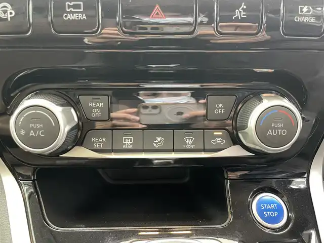 日産 セレナ e－パワー ハイウェイスター V 鹿児島県 2018(平30)年 6.4万km ブリリアントホワイトパール フリップダウンモニター/プレミアムインテリア/アラウンドビューモニター/プロパイロット/エマージェンシーブレーキ/デジタルインナーミラー/純正9インチナビ/フルセグTV/BT/CD/DVD/BD/MSV/両側パワースライドドア/シートヒーター/LEDヘッドライト/ドライブレコーダー/ETC/純正フロアマット/ドアバイザー