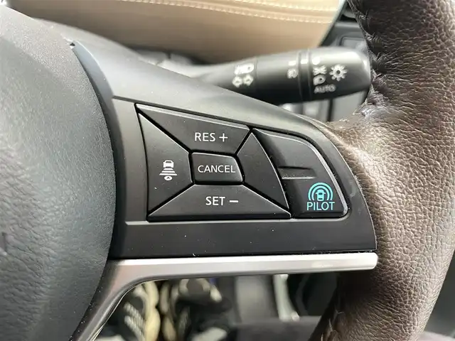 日産 セレナ e－パワー ハイウェイスター V 鹿児島県 2018(平30)年 6.4万km ブリリアントホワイトパール フリップダウンモニター/プレミアムインテリア/アラウンドビューモニター/プロパイロット/エマージェンシーブレーキ/デジタルインナーミラー/純正9インチナビ/フルセグTV/BT/CD/DVD/BD/MSV/両側パワースライドドア/シートヒーター/LEDヘッドライト/ドライブレコーダー/ETC/純正フロアマット/ドアバイザー