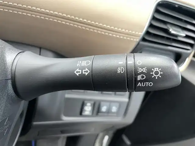 日産 セレナ e－パワー ハイウェイスター V 鹿児島県 2018(平30)年 6.4万km ブリリアントホワイトパール フリップダウンモニター/プレミアムインテリア/アラウンドビューモニター/プロパイロット/エマージェンシーブレーキ/デジタルインナーミラー/純正9インチナビ/フルセグTV/BT/CD/DVD/BD/MSV/両側パワースライドドア/シートヒーター/LEDヘッドライト/ドライブレコーダー/ETC/純正フロアマット/ドアバイザー