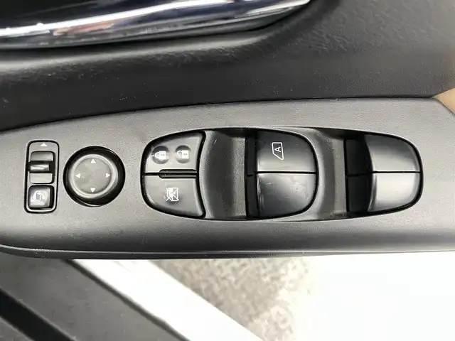 日産 セレナ e－パワー ハイウェイスター V 鹿児島県 2018(平30)年 6.4万km ブリリアントホワイトパール フリップダウンモニター/プレミアムインテリア/アラウンドビューモニター/プロパイロット/エマージェンシーブレーキ/デジタルインナーミラー/純正9インチナビ/フルセグTV/BT/CD/DVD/BD/MSV/両側パワースライドドア/シートヒーター/LEDヘッドライト/ドライブレコーダー/ETC/純正フロアマット/ドアバイザー
